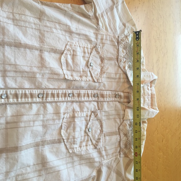 GUESS Short Sleeve Summer Shirt. Medium - Picture 9 of 16